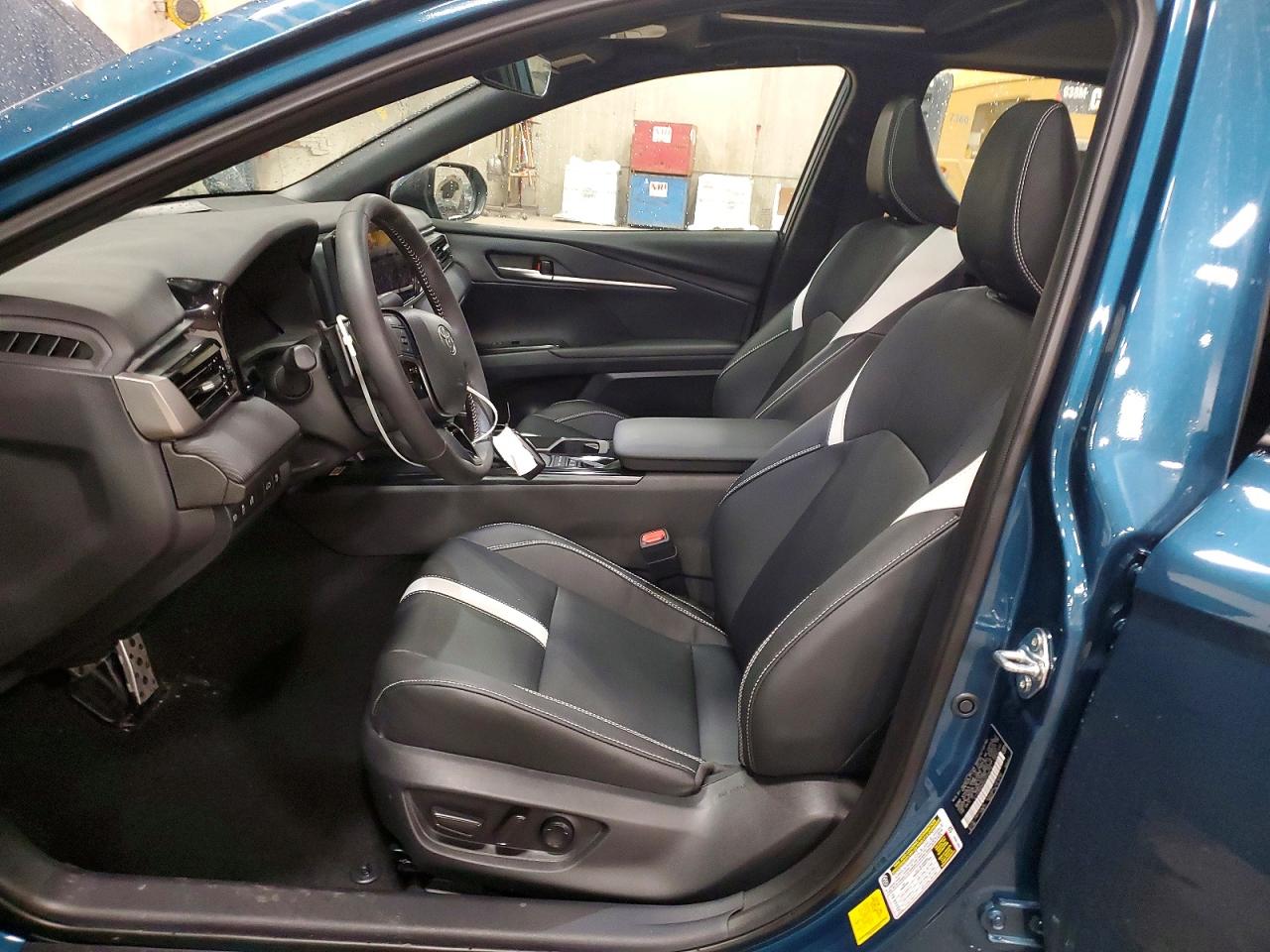 2025 TOYOTA CAMRY XSE photo 13