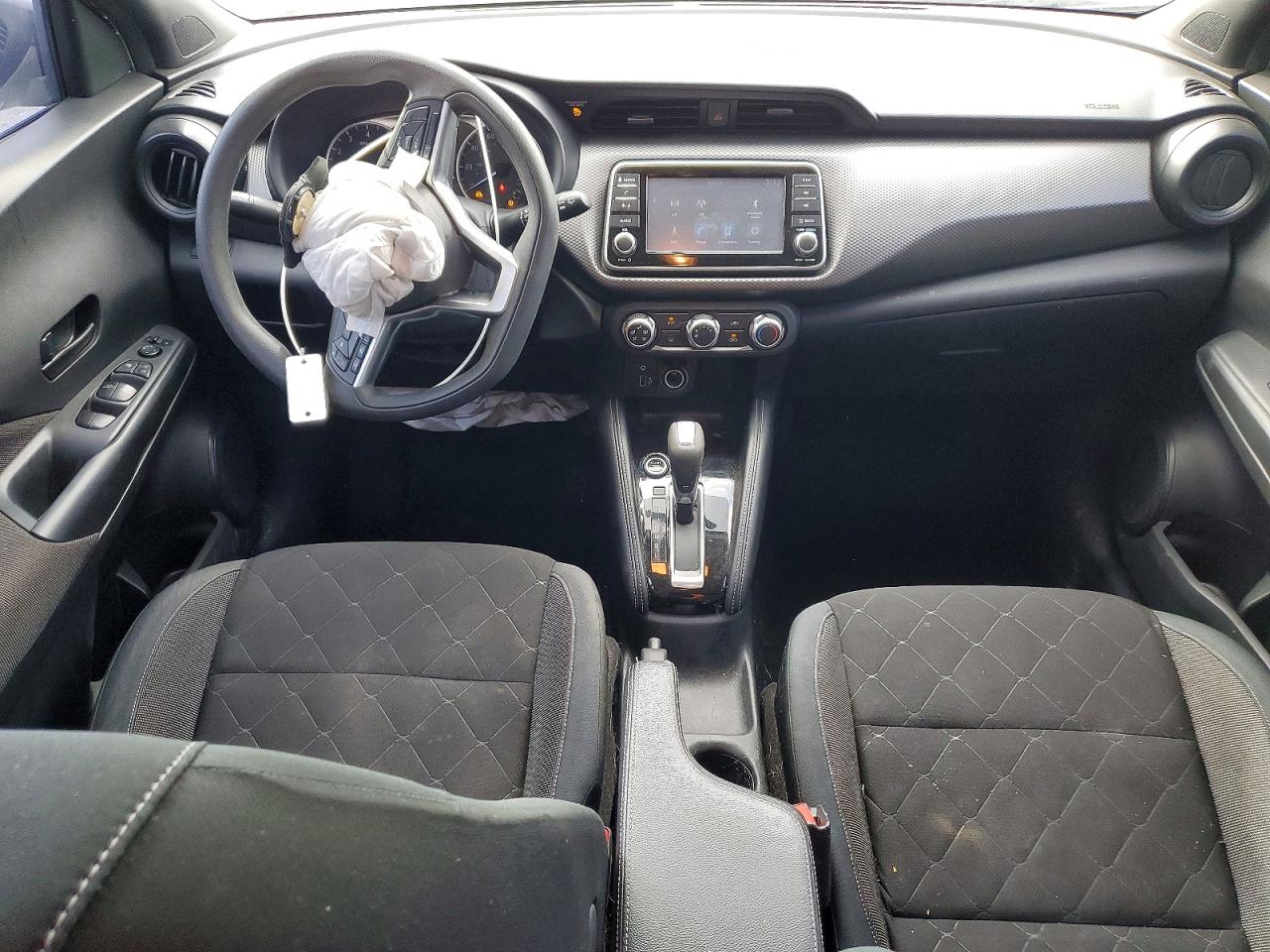2019 NISSAN KICKS S photo 15