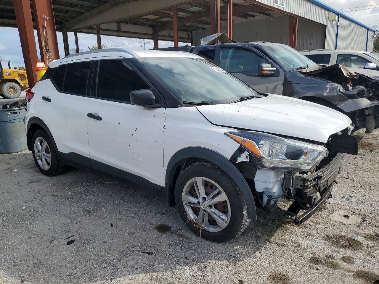 2019 NISSAN KICKS S photo 7