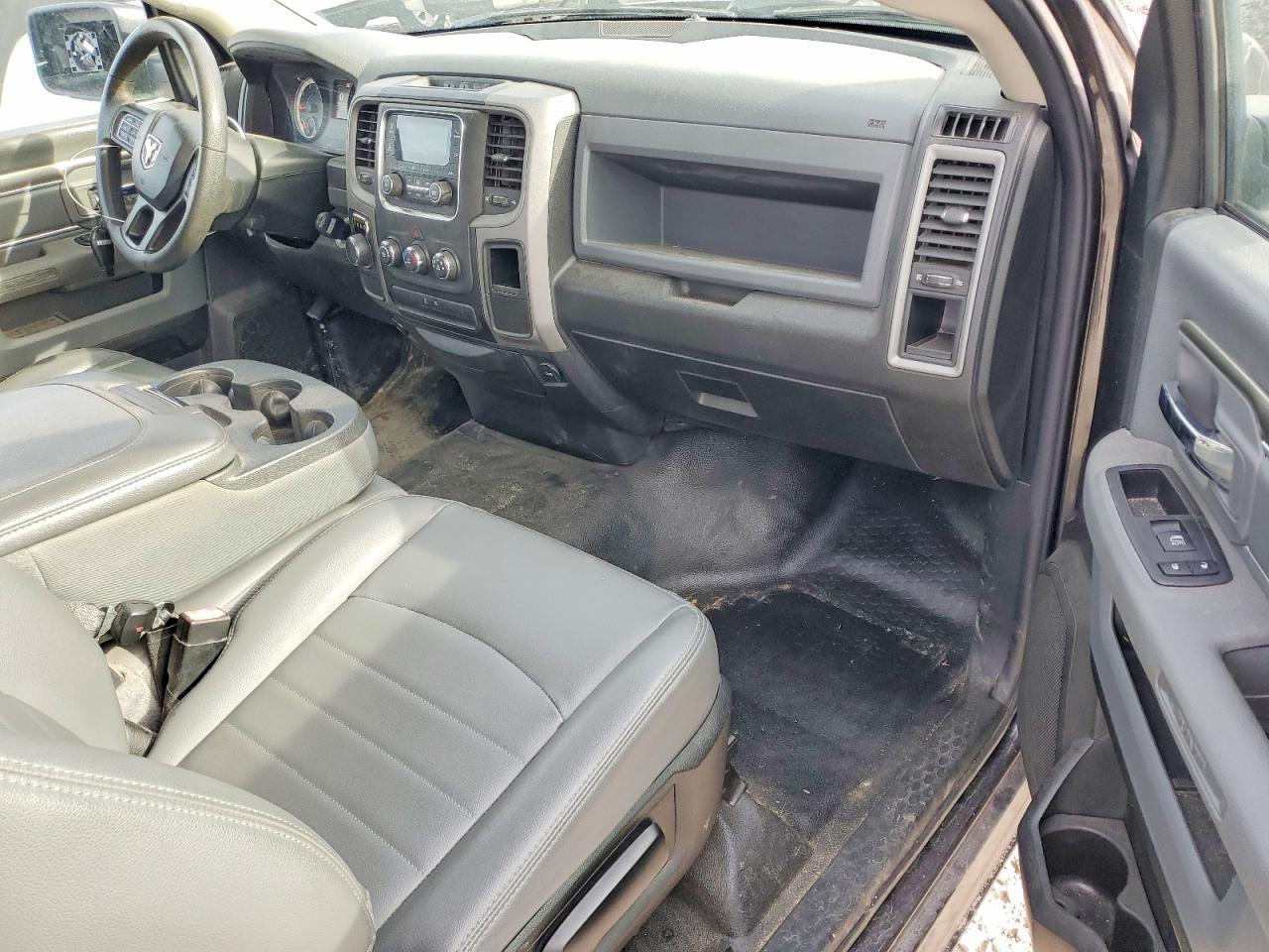 2019 RAM 1500 CLASSIC photo 22