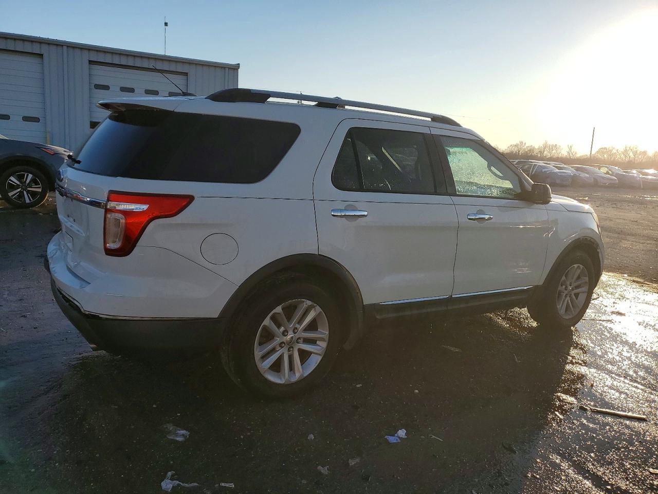 2011 FORD EXPLORER XLT photo 5