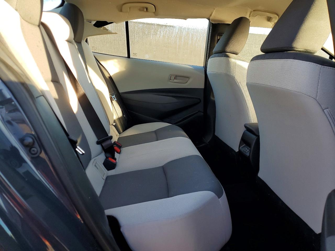 2025 TOYOTA COROLLA LE photo 19