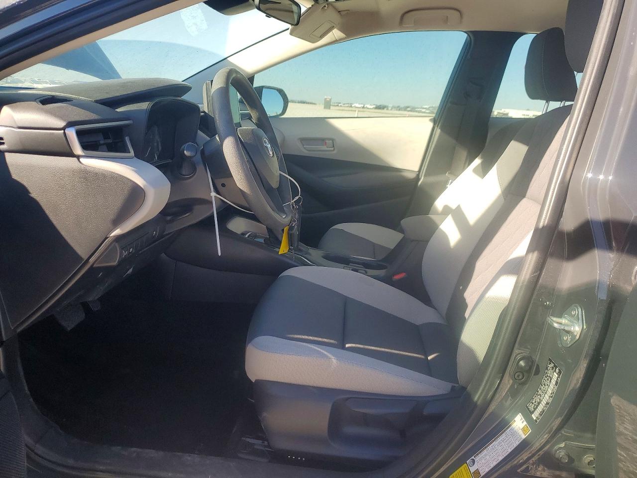 2024 TOYOTA COROLLA LE photo 13
