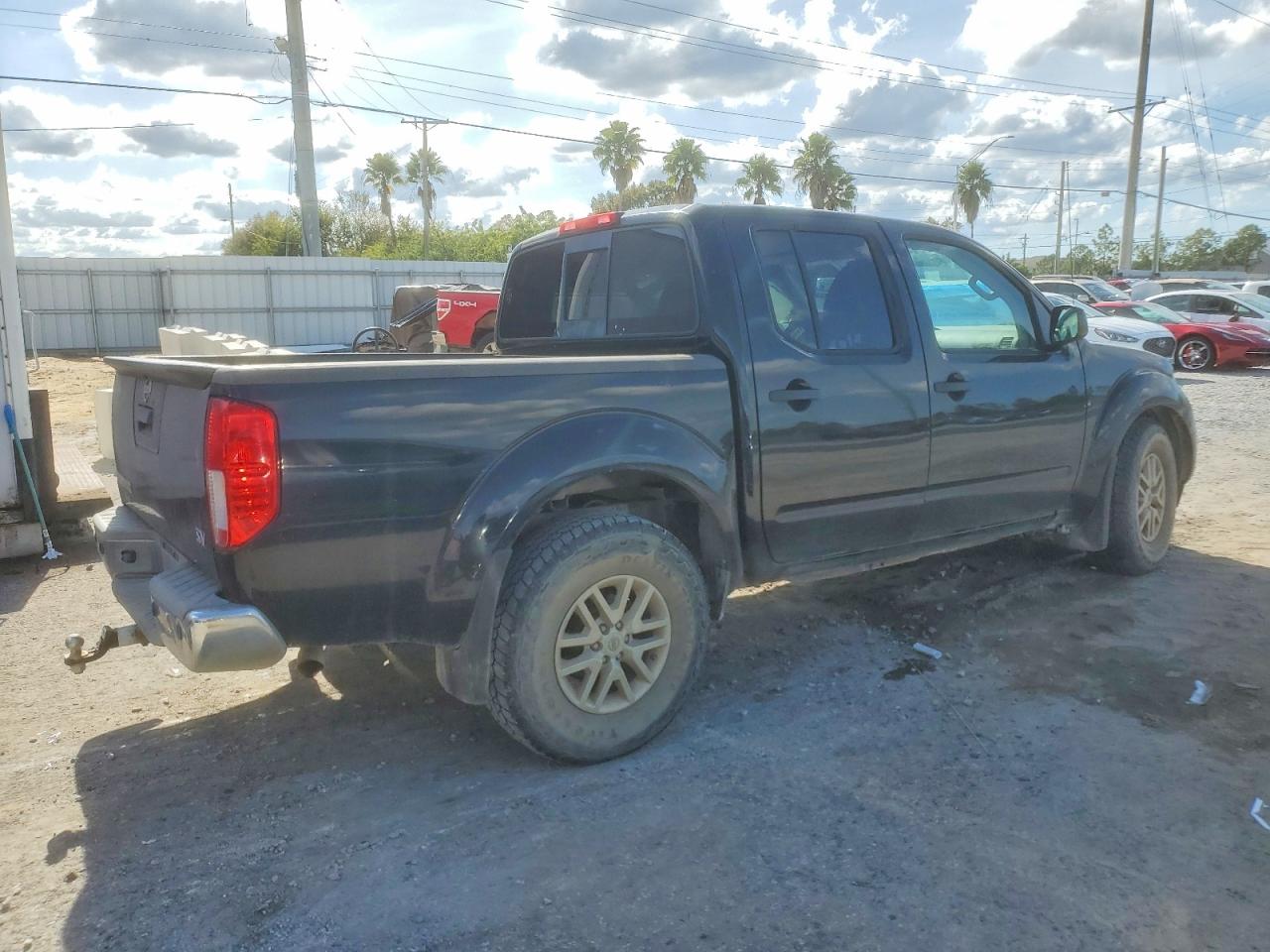 2018 NISSAN FRONTIER SV photo 5