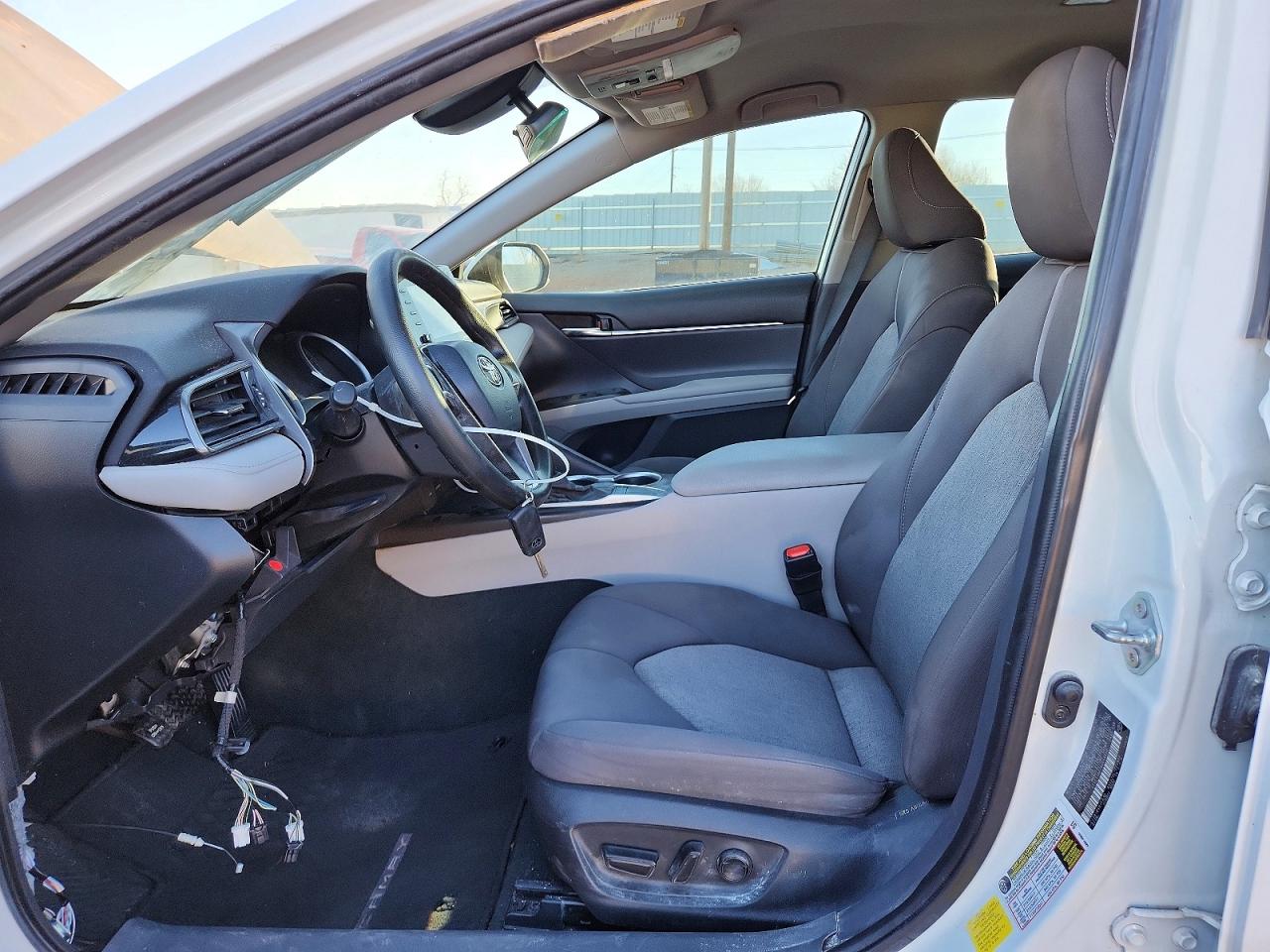 2022 TOYOTA CAMRY LE photo 7