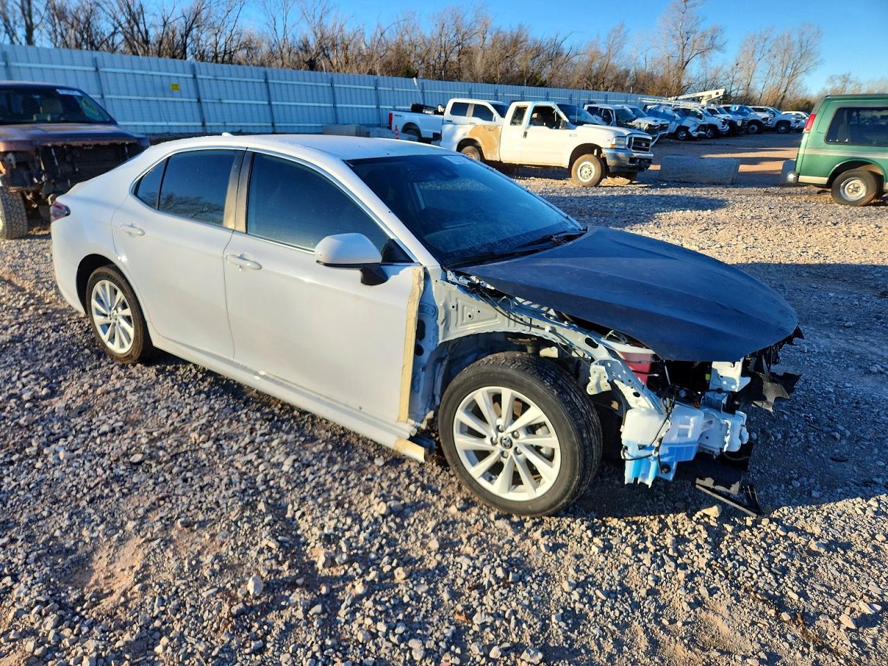 2022 TOYOTA CAMRY LE photo 4