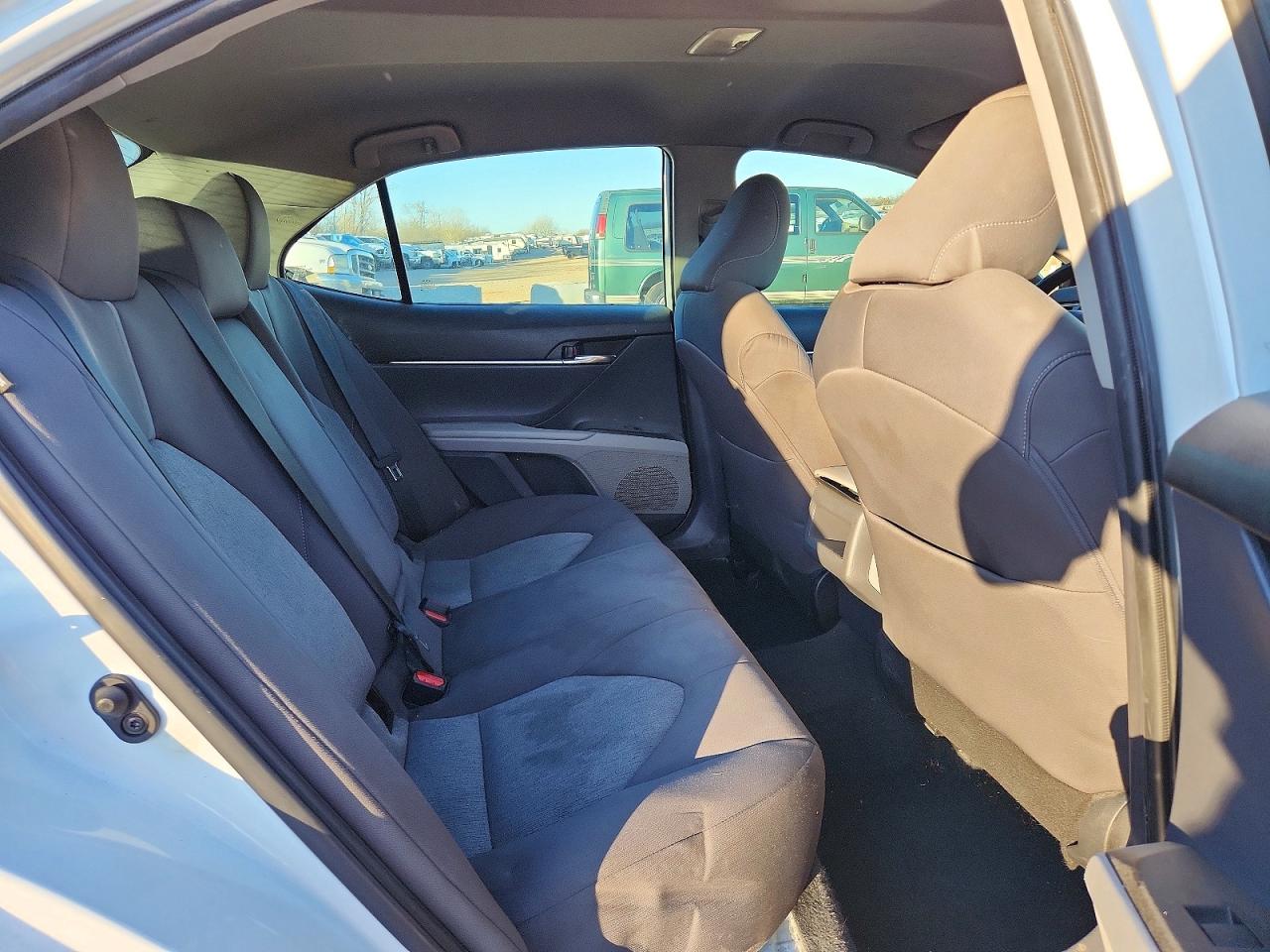 2022 TOYOTA CAMRY LE photo 10