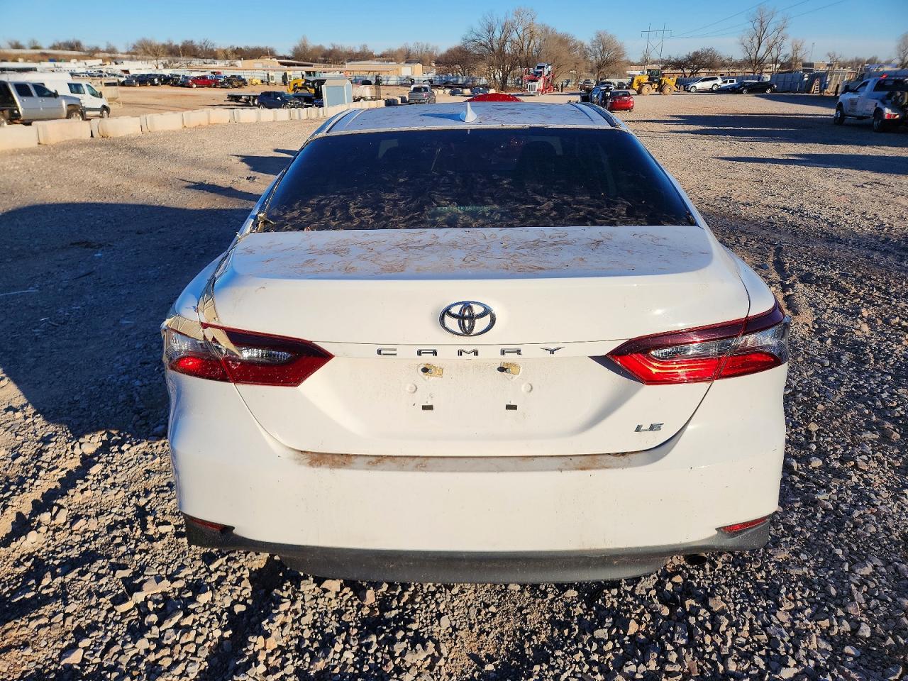 2022 TOYOTA CAMRY LE photo 6