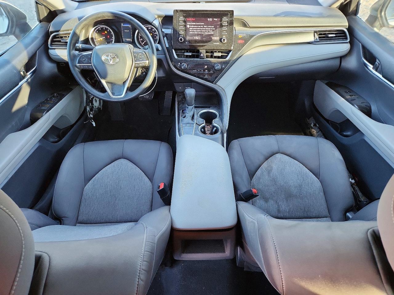 2022 TOYOTA CAMRY LE photo 8