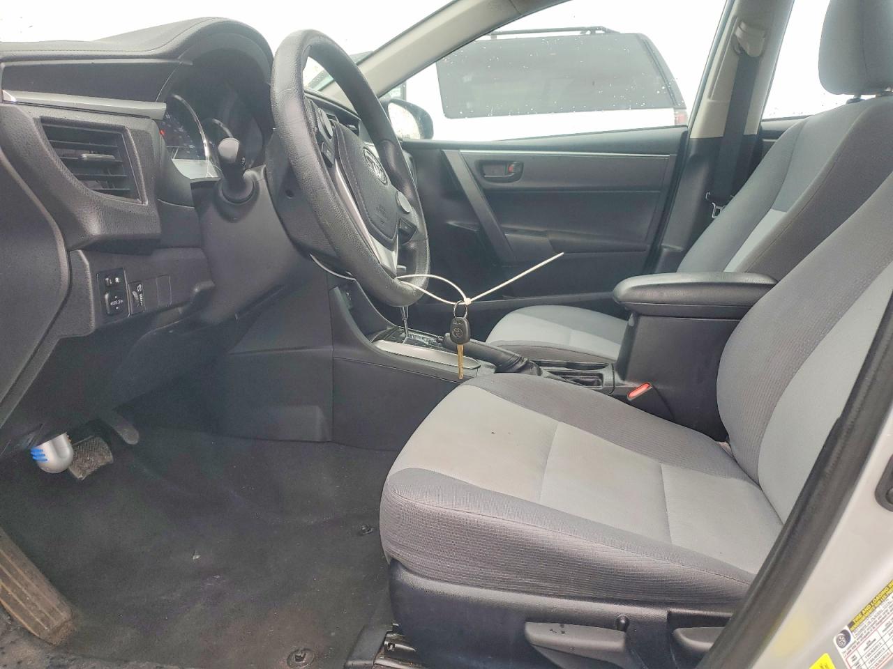 2015 TOYOTA COROLLA L photo 13