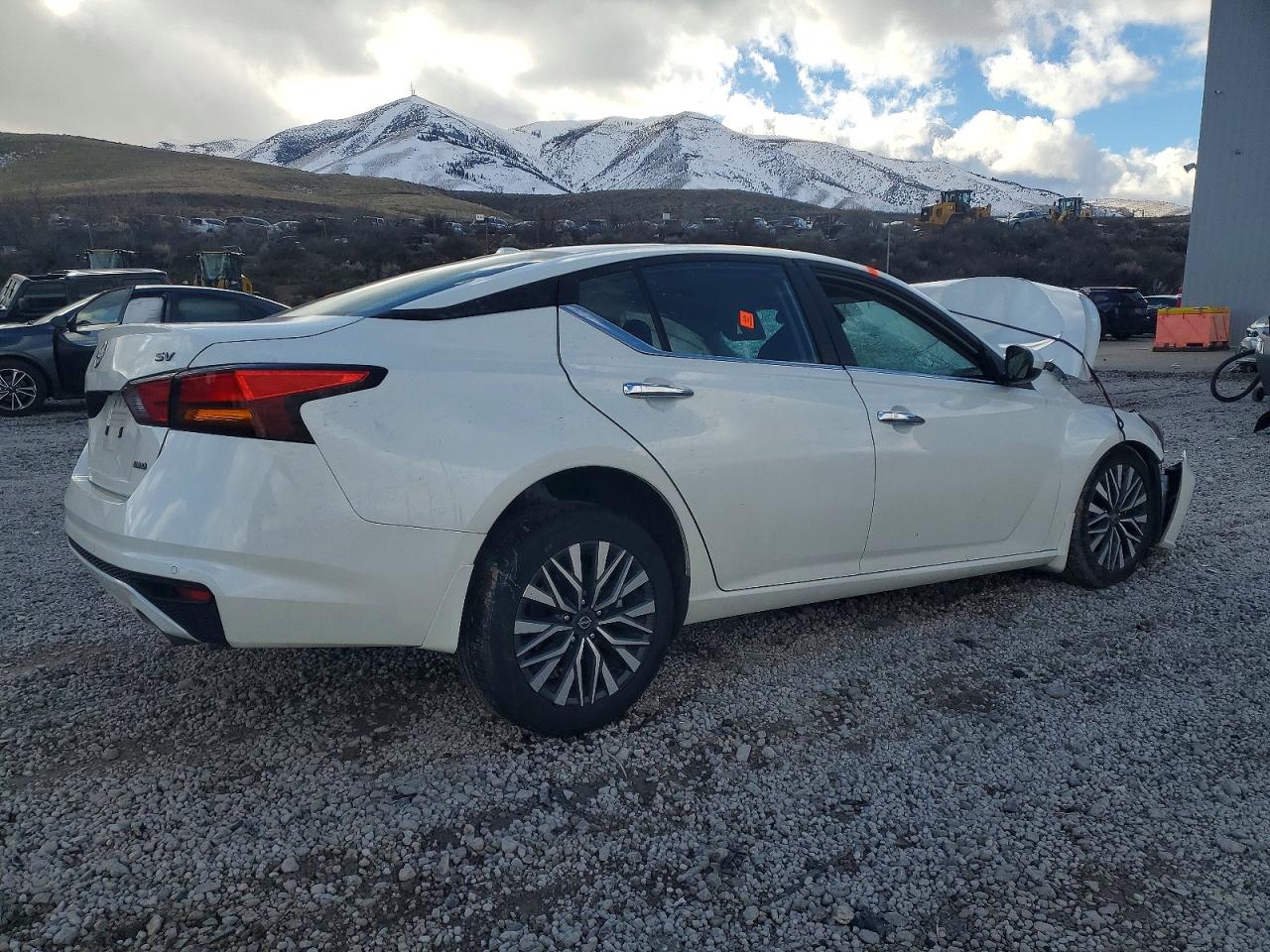 2024 NISSAN ALTIMA 2.5 SV photo 5
