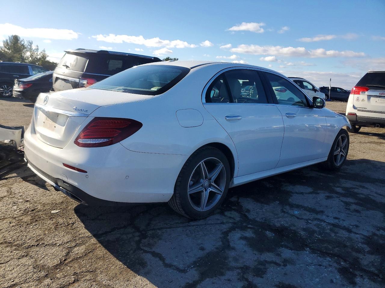 2017 MERCEDES-BENZ E 300 4MATIC photo 3