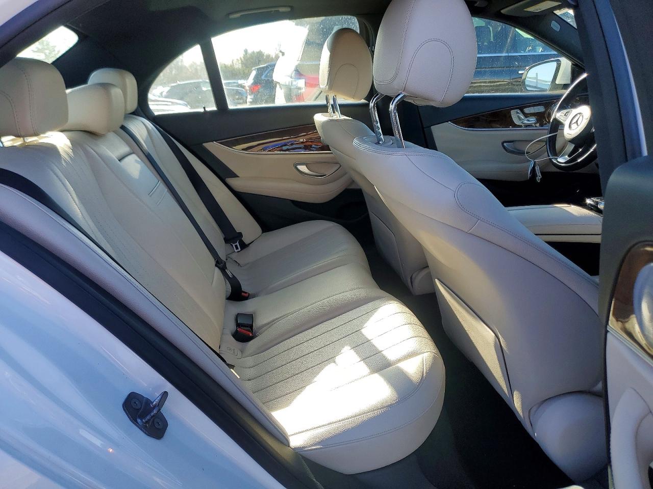 2017 MERCEDES-BENZ E 300 4MATIC photo 10