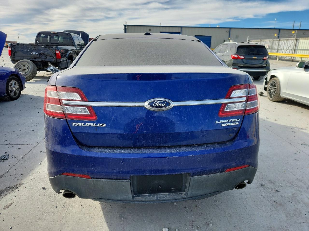 2015 FORD TAURUS LIMITED photo 11