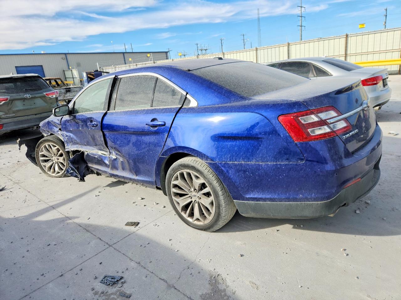 2015 FORD TAURUS LIMITED photo 3