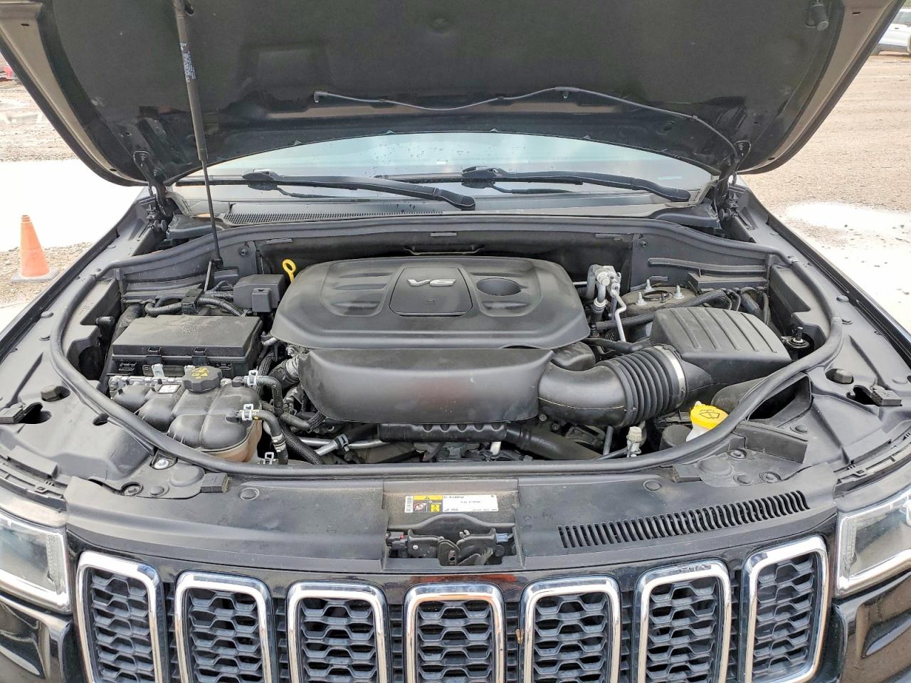 2018 JEEP GRAND CHEROKEE LAREDO photo 23