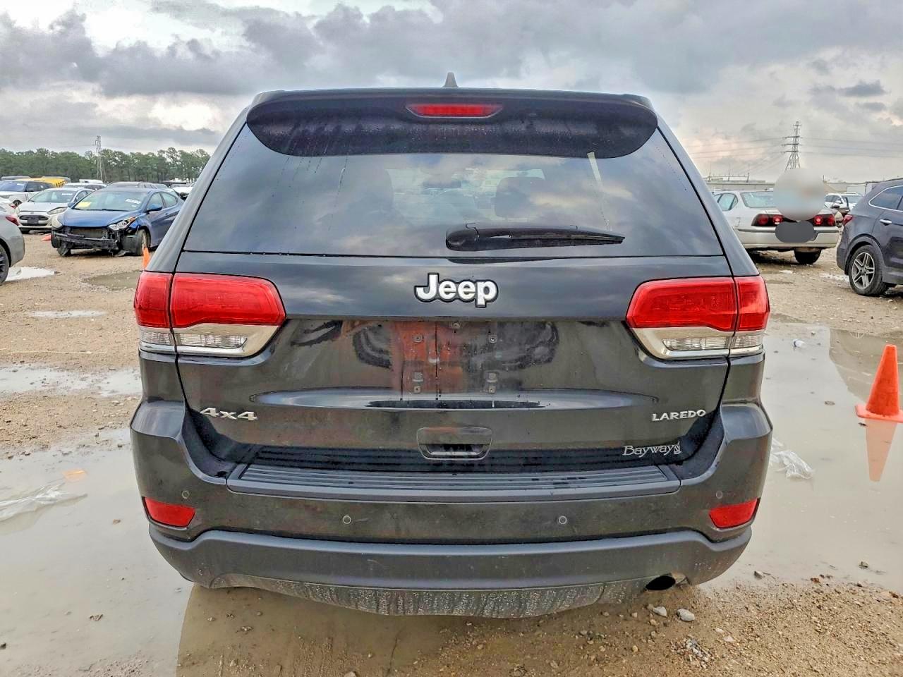 2018 JEEP GRAND CHEROKEE LAREDO photo 11