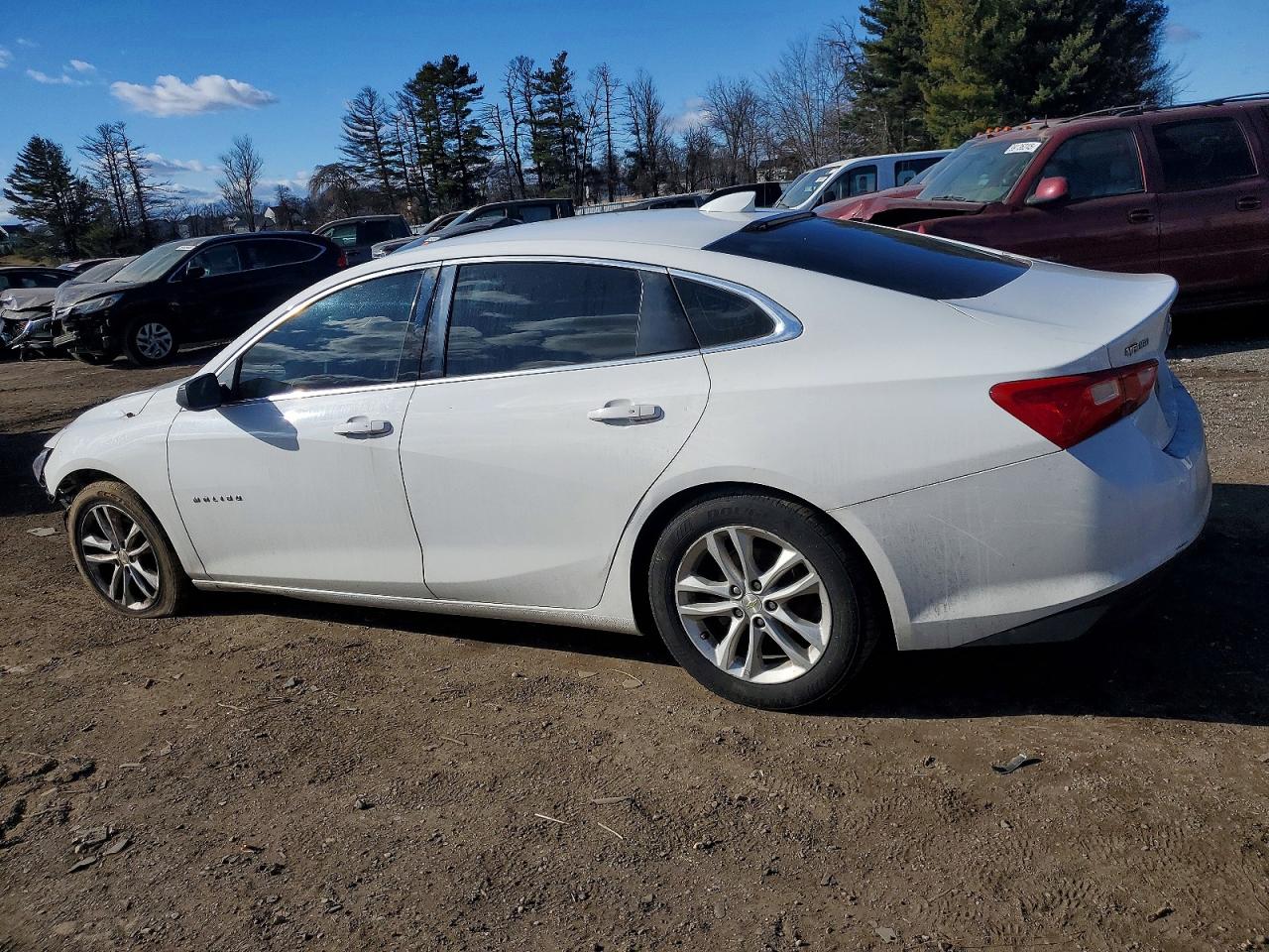 2018 CHEVROLET MALIBU LT photo 3