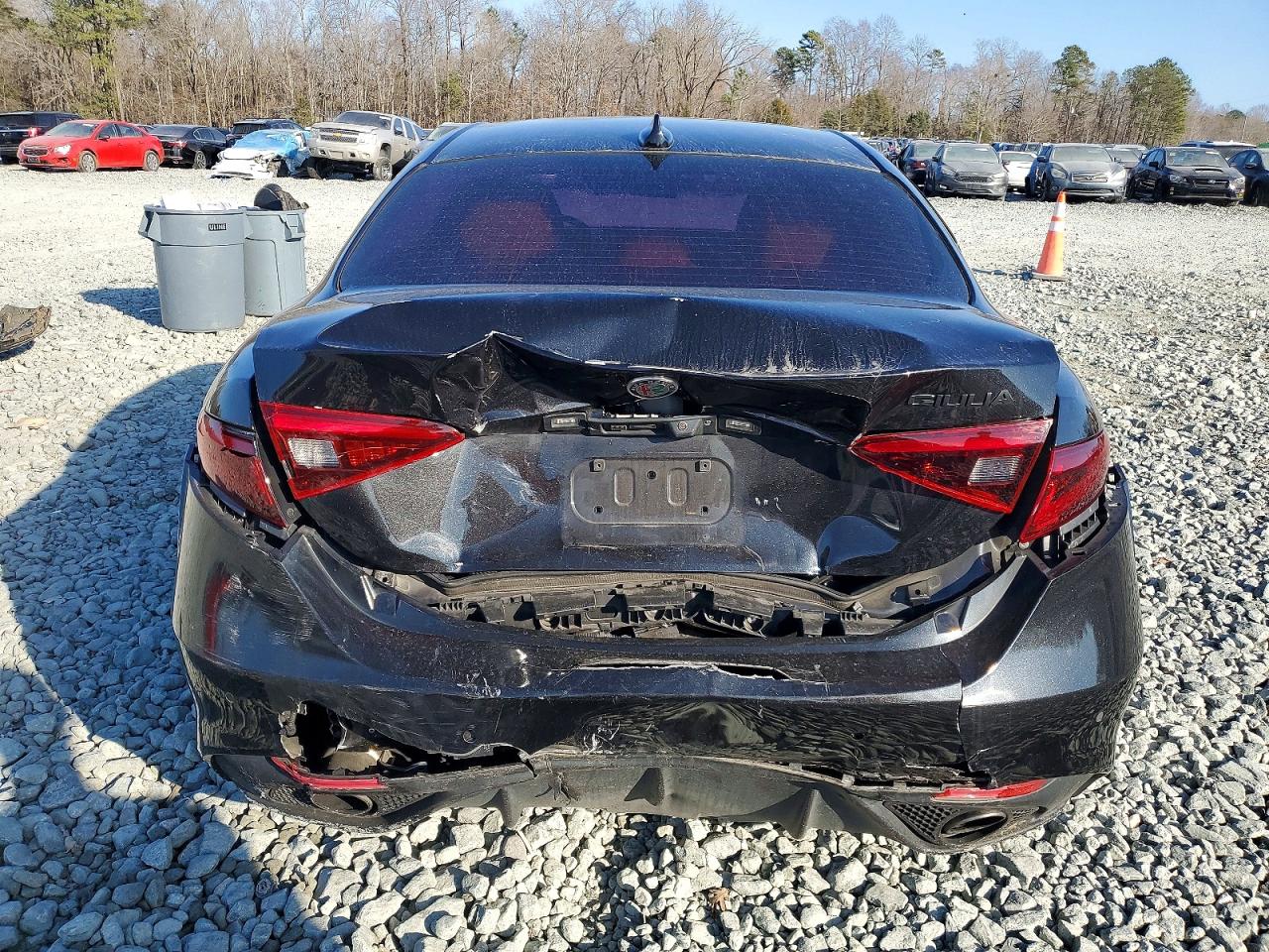 2019 ALFA ROMEO GIULIA TI photo 16