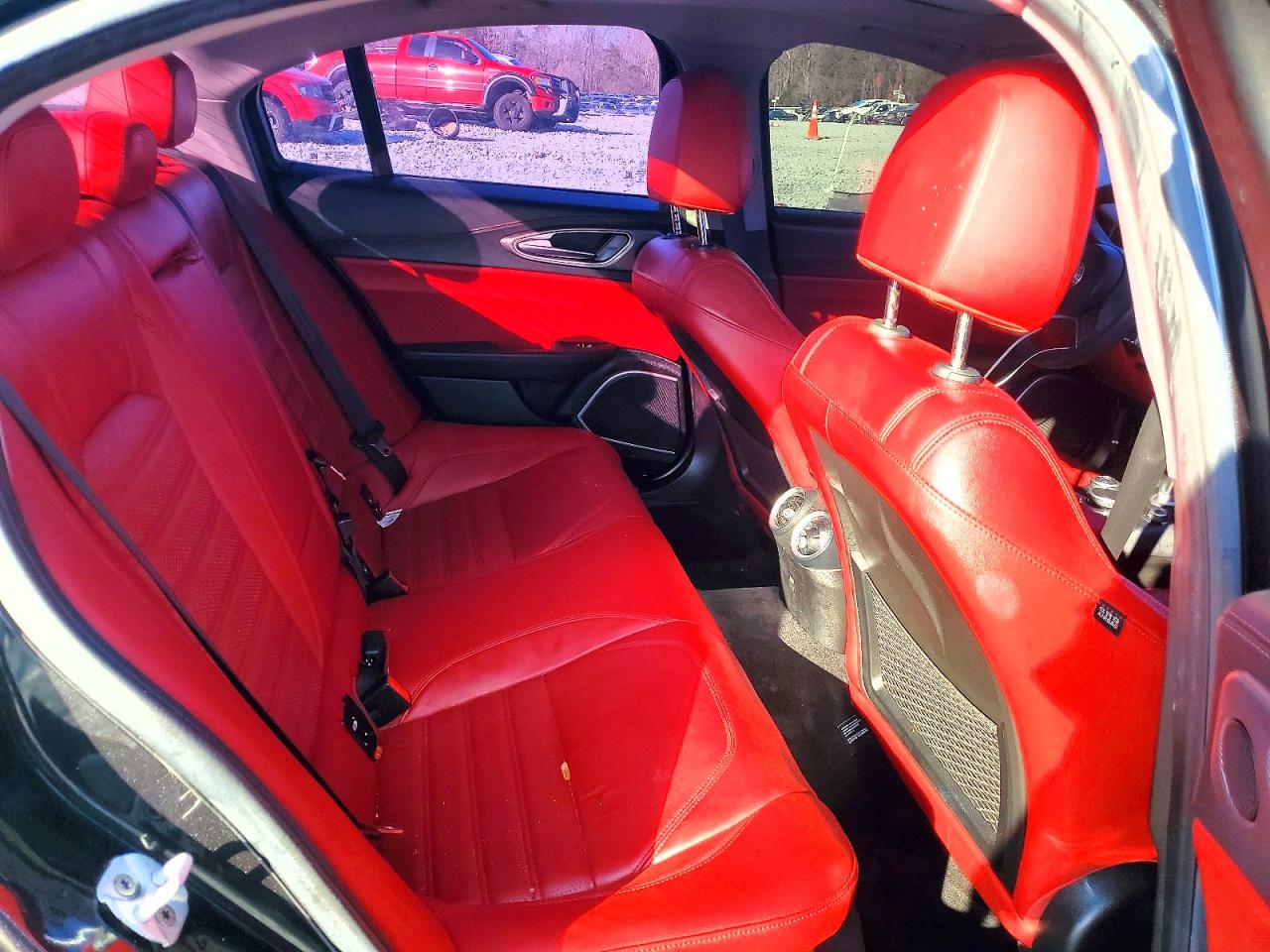 2019 ALFA ROMEO GIULIA TI photo 28