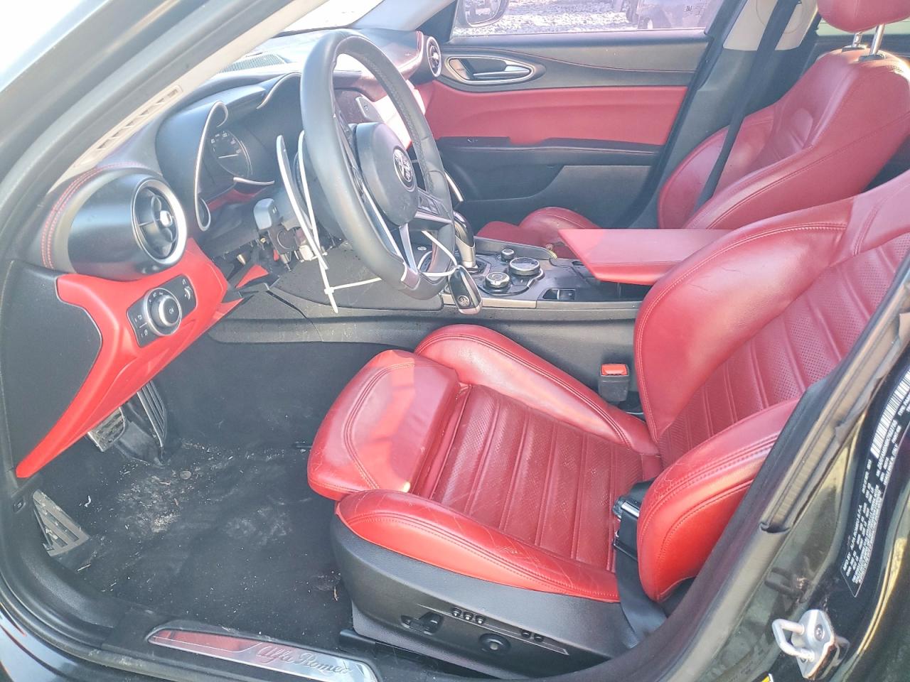 2019 ALFA ROMEO GIULIA TI photo 19