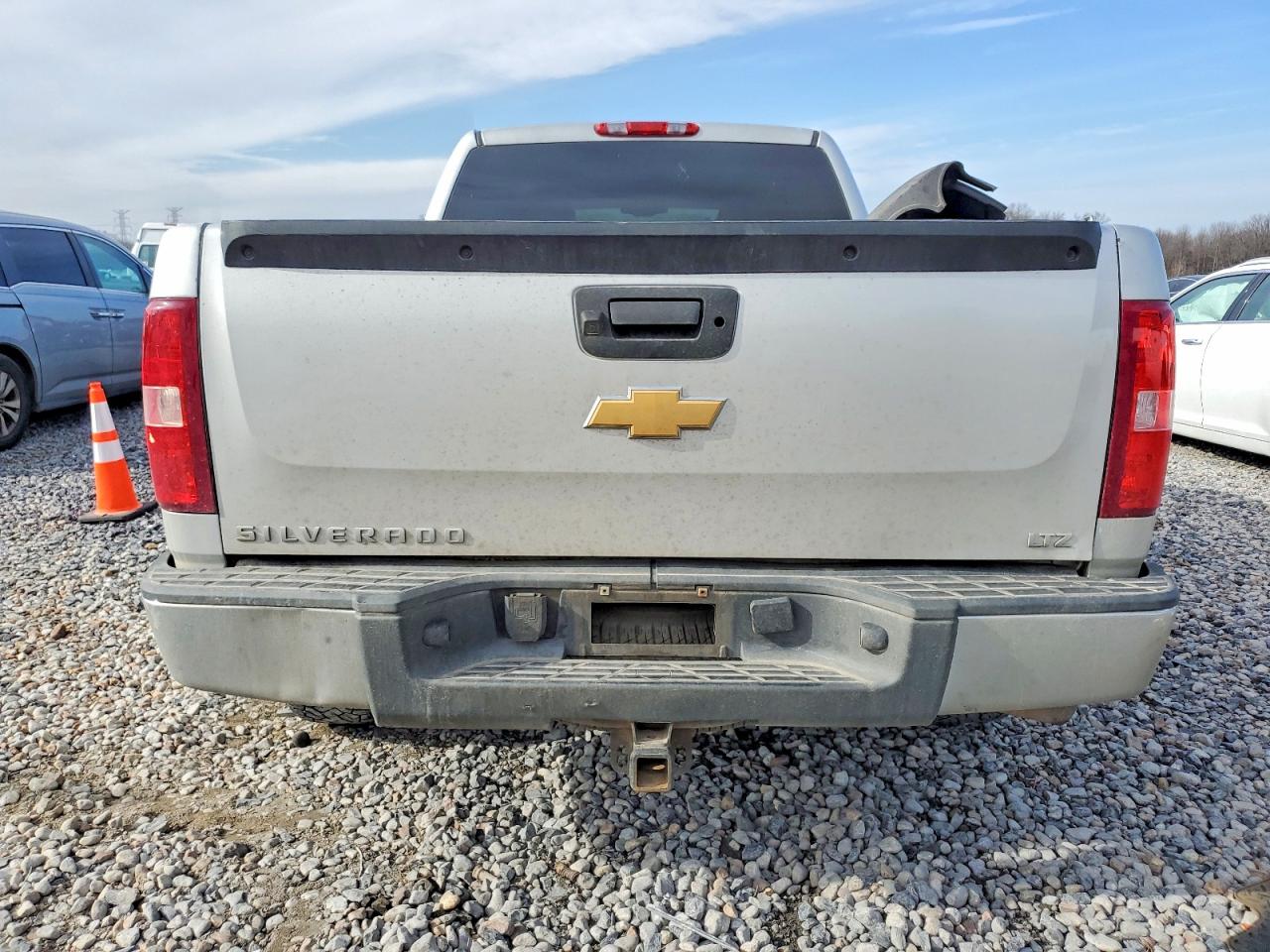 2010 CHEVROLET SILVERADO K1500 LTZ photo 11