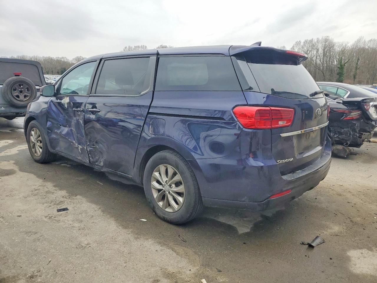 2020 KIA SEDONA LX photo 3