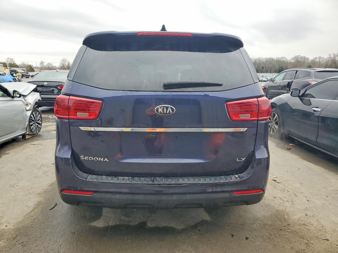 2020 KIA SEDONA LX photo 11
