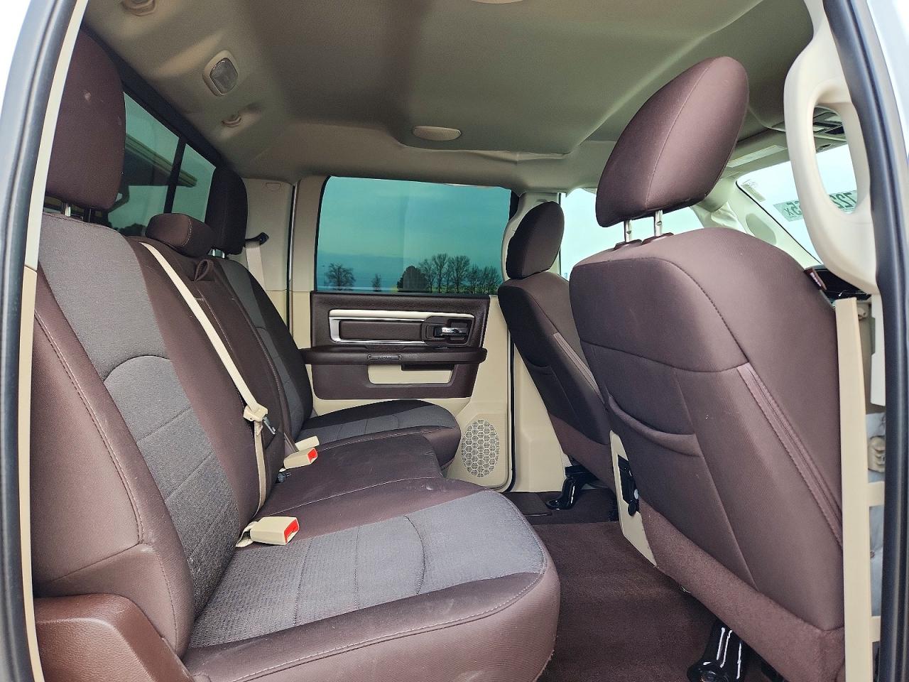 2017 RAM 1500 SLT photo 19