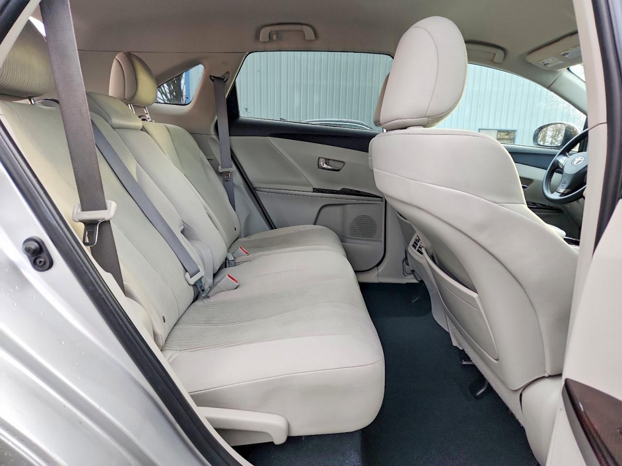 2009 TOYOTA VENZA photo 11