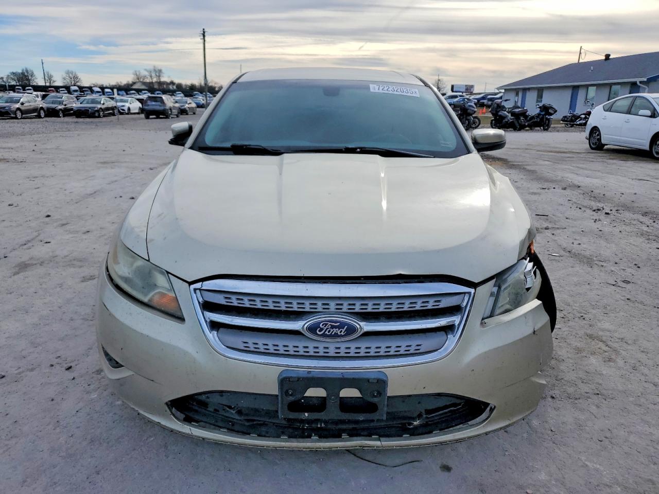 2011 FORD TAURUS SEL photo 9