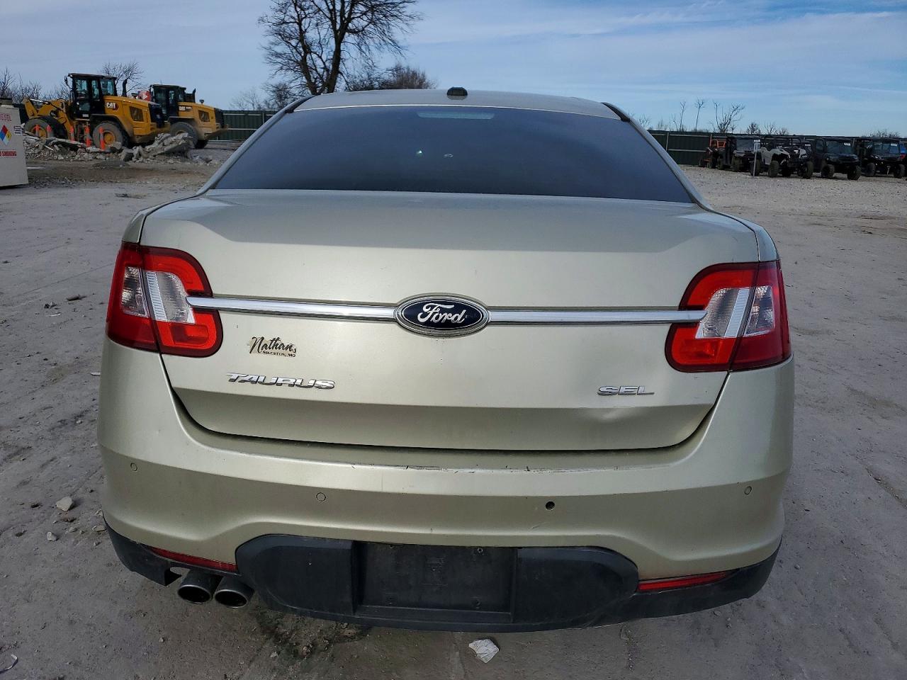 2011 FORD TAURUS SEL photo 11