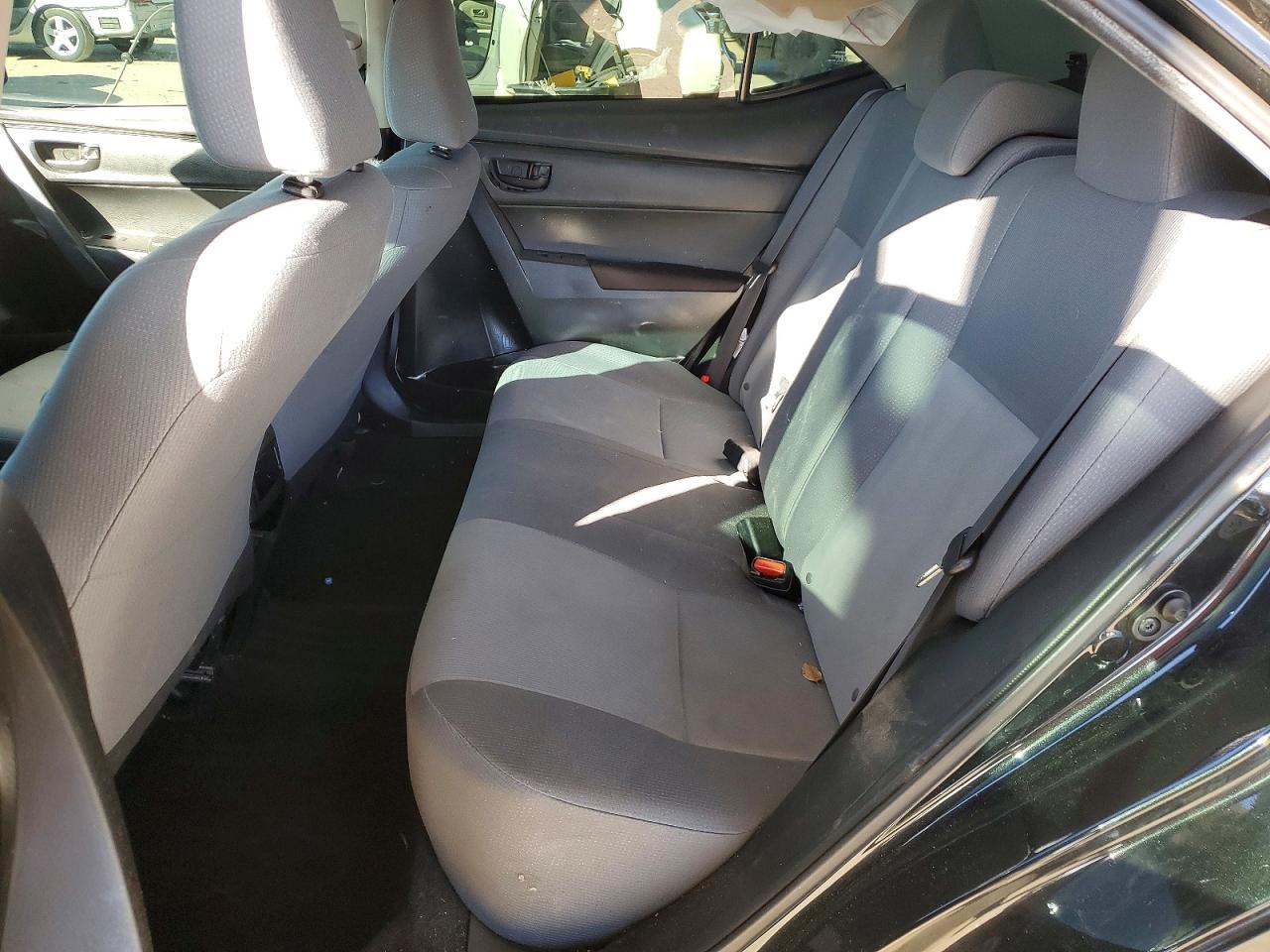 2017 TOYOTA COROLLA L photo 10