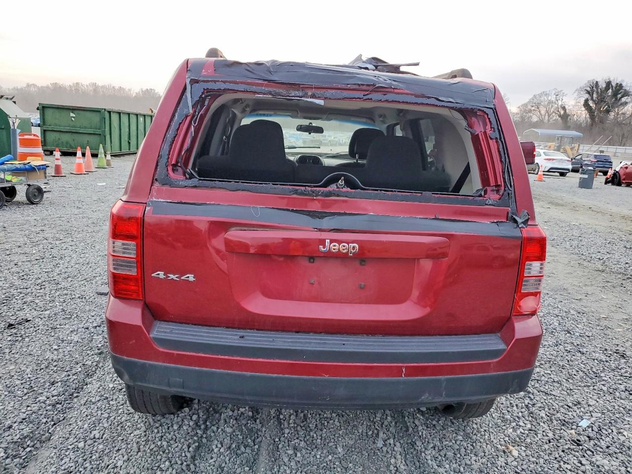 2012 JEEP PATRIOT photo 11