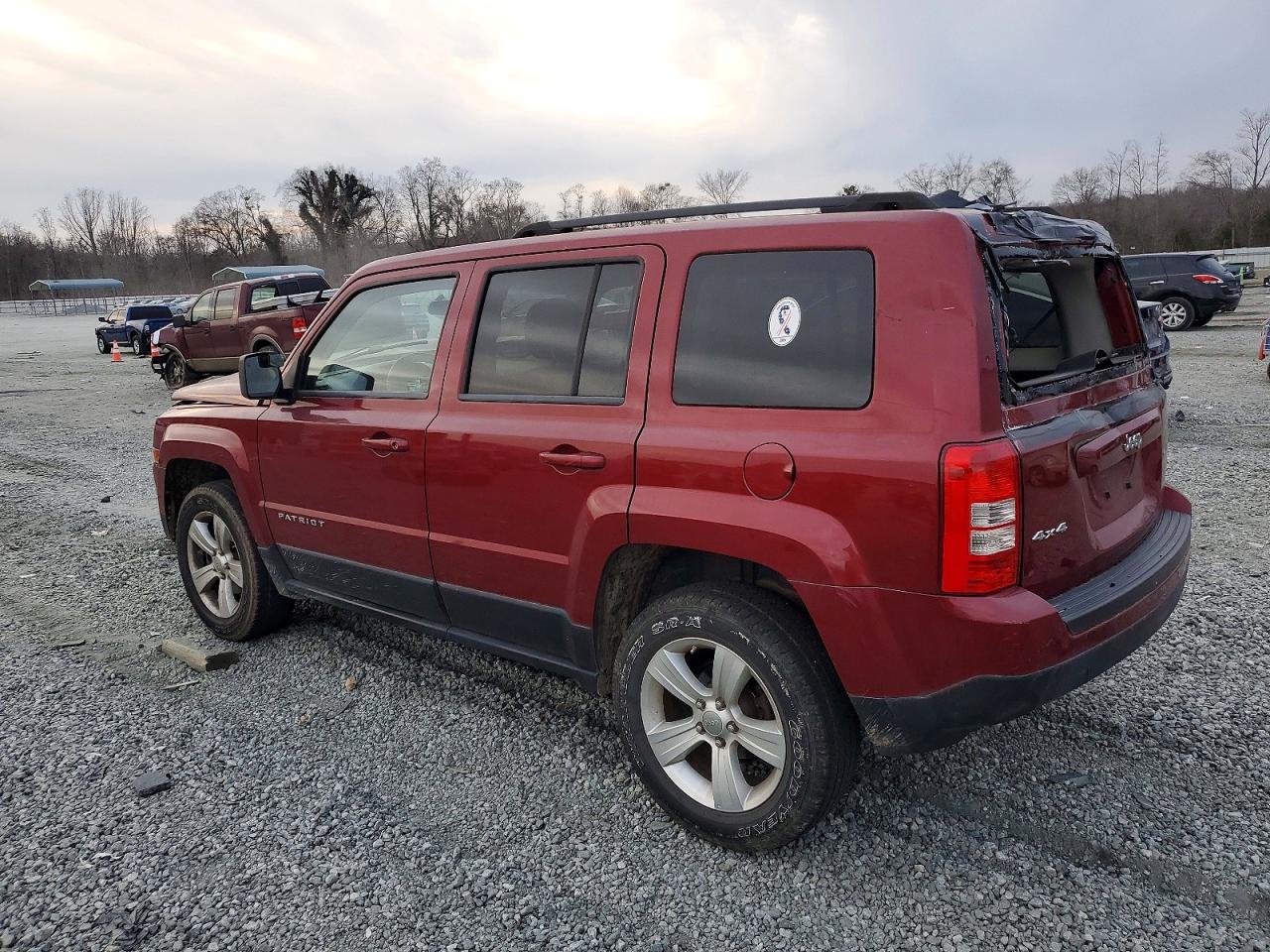 2012 JEEP PATRIOT photo 3