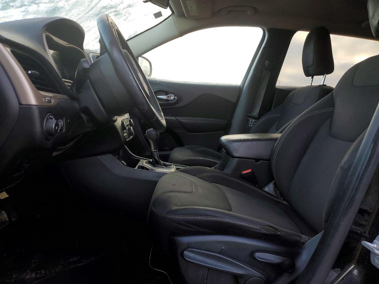 2015 JEEP CHEROKEE LATITUDE photo 19
