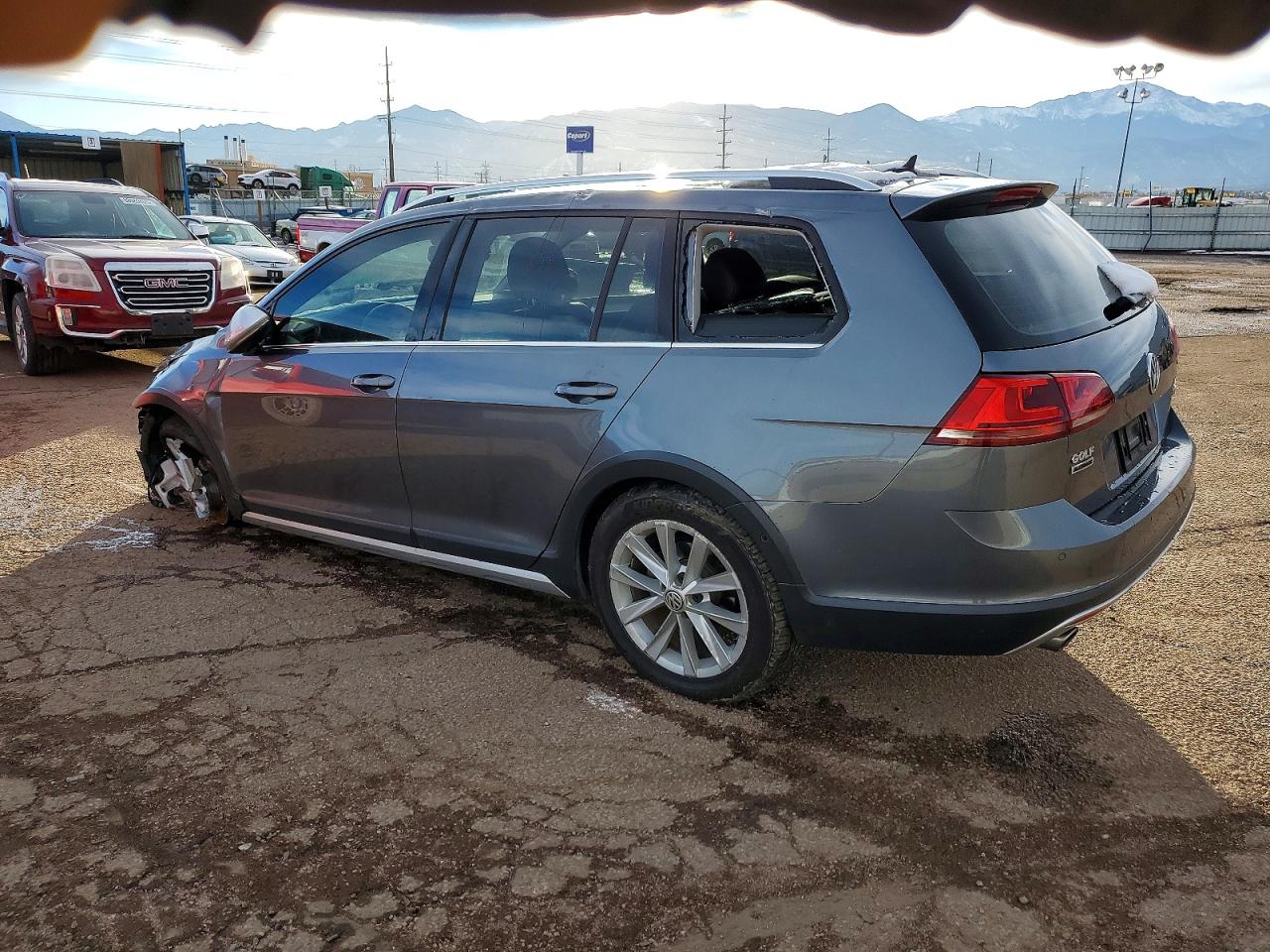 2017 VOLKSWAGEN GOLF ALLTRACK S photo 3