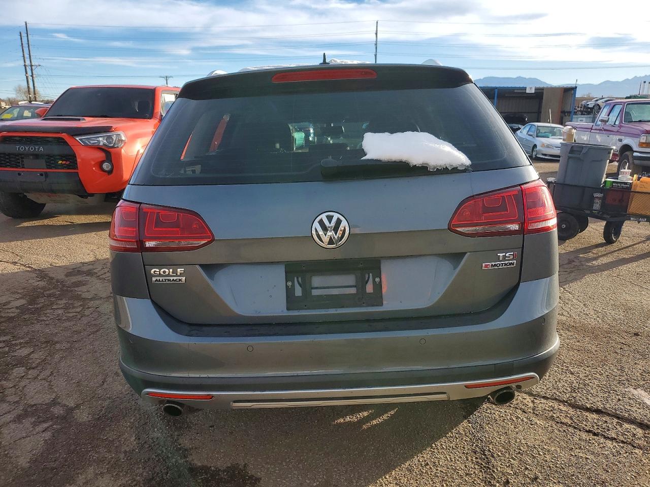2017 VOLKSWAGEN GOLF ALLTRACK S photo 11
