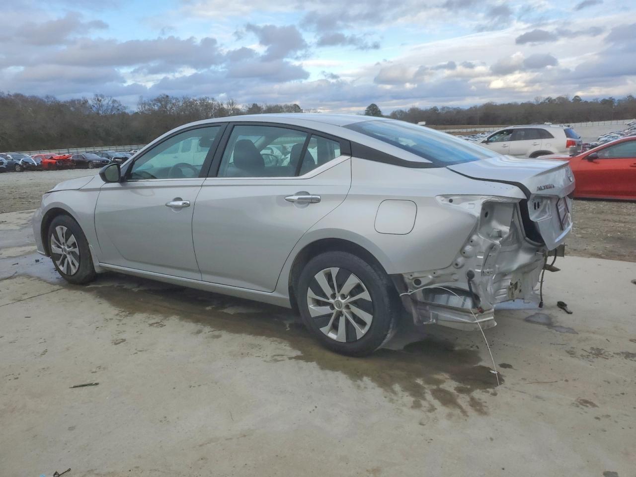 2024 NISSAN ALTIMA S photo 3