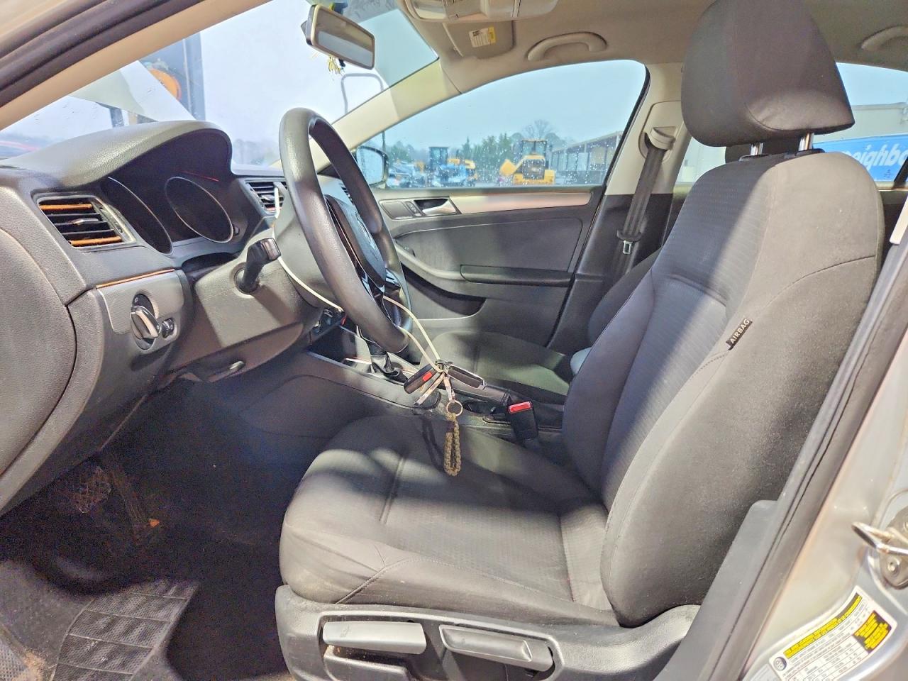 2015 VOLKSWAGEN JETTA SE photo 19