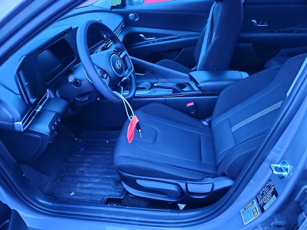 2025 HYUNDAI ELANTRA SE photo 13