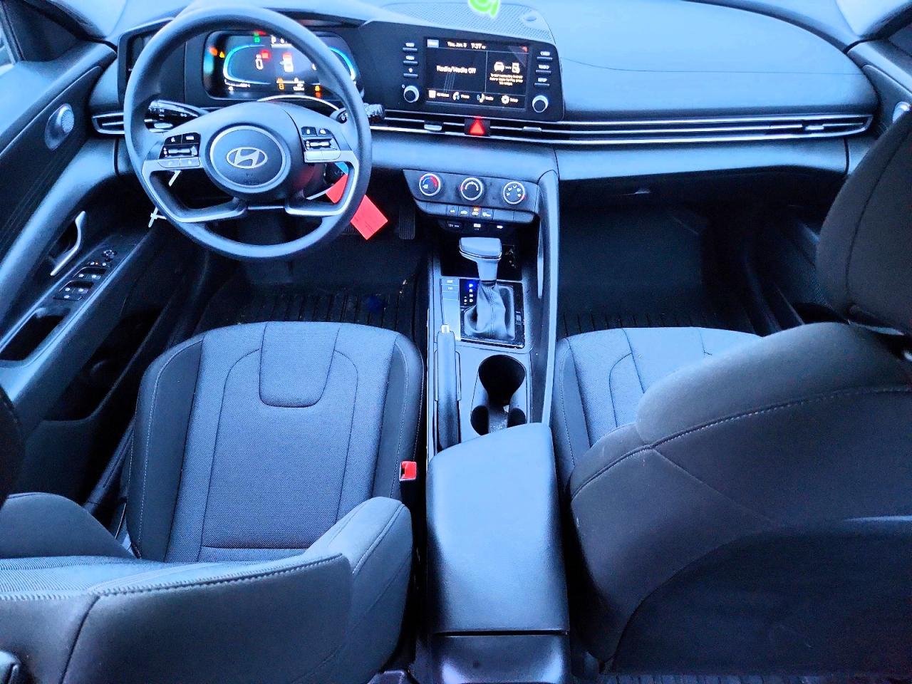 2025 HYUNDAI ELANTRA SE photo 15