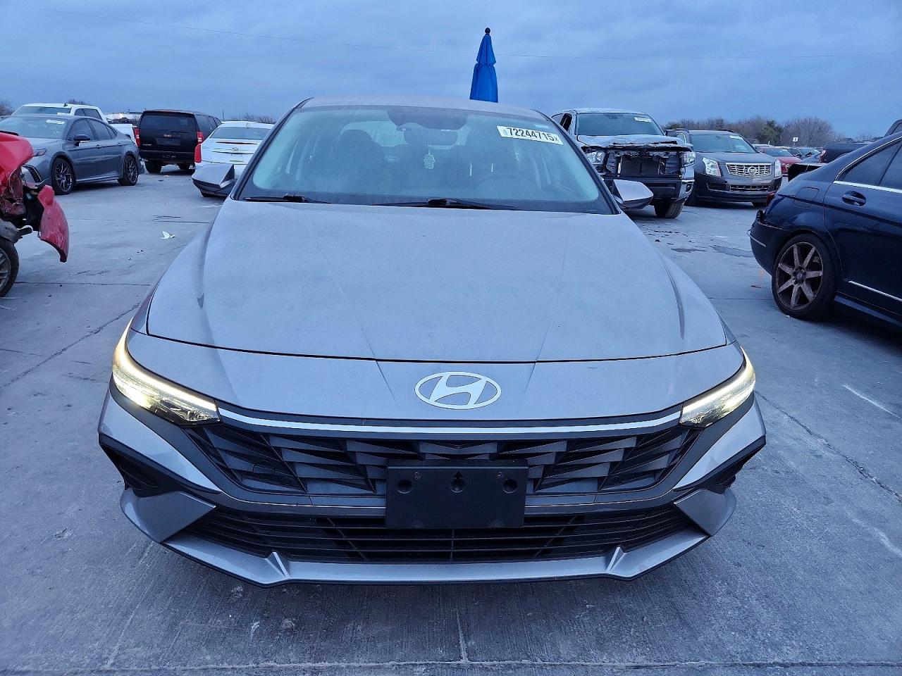 2025 HYUNDAI ELANTRA SE photo 9