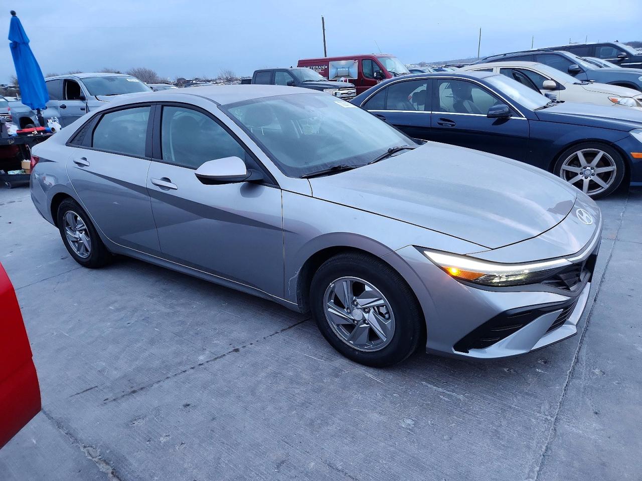 2025 HYUNDAI ELANTRA SE photo 7