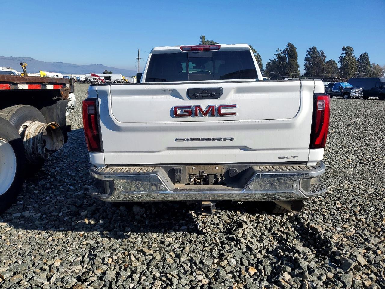 2025 GMC SIERRA K2500 SLT photo 6