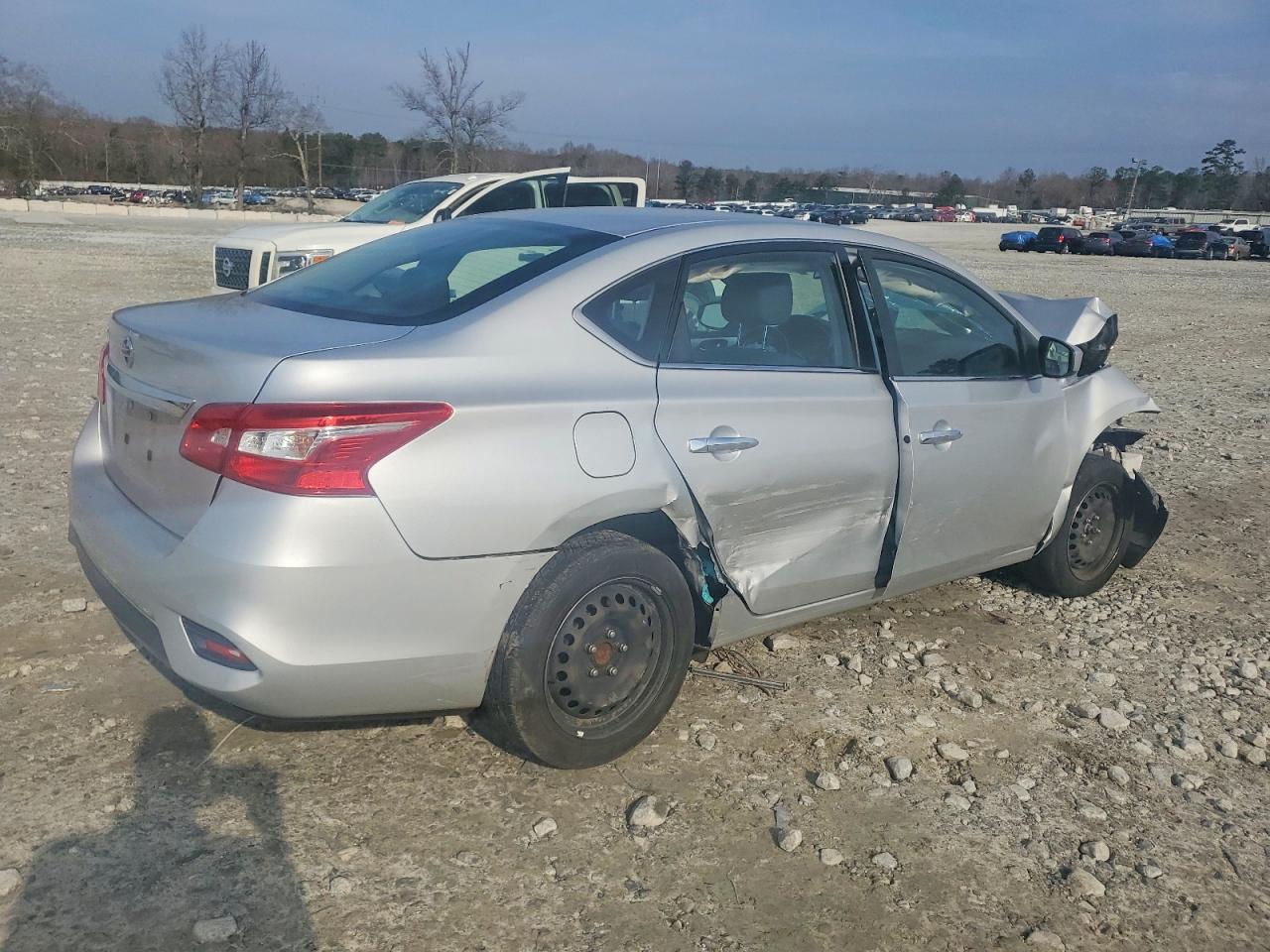 2019 NISSAN SENTRA S photo 5