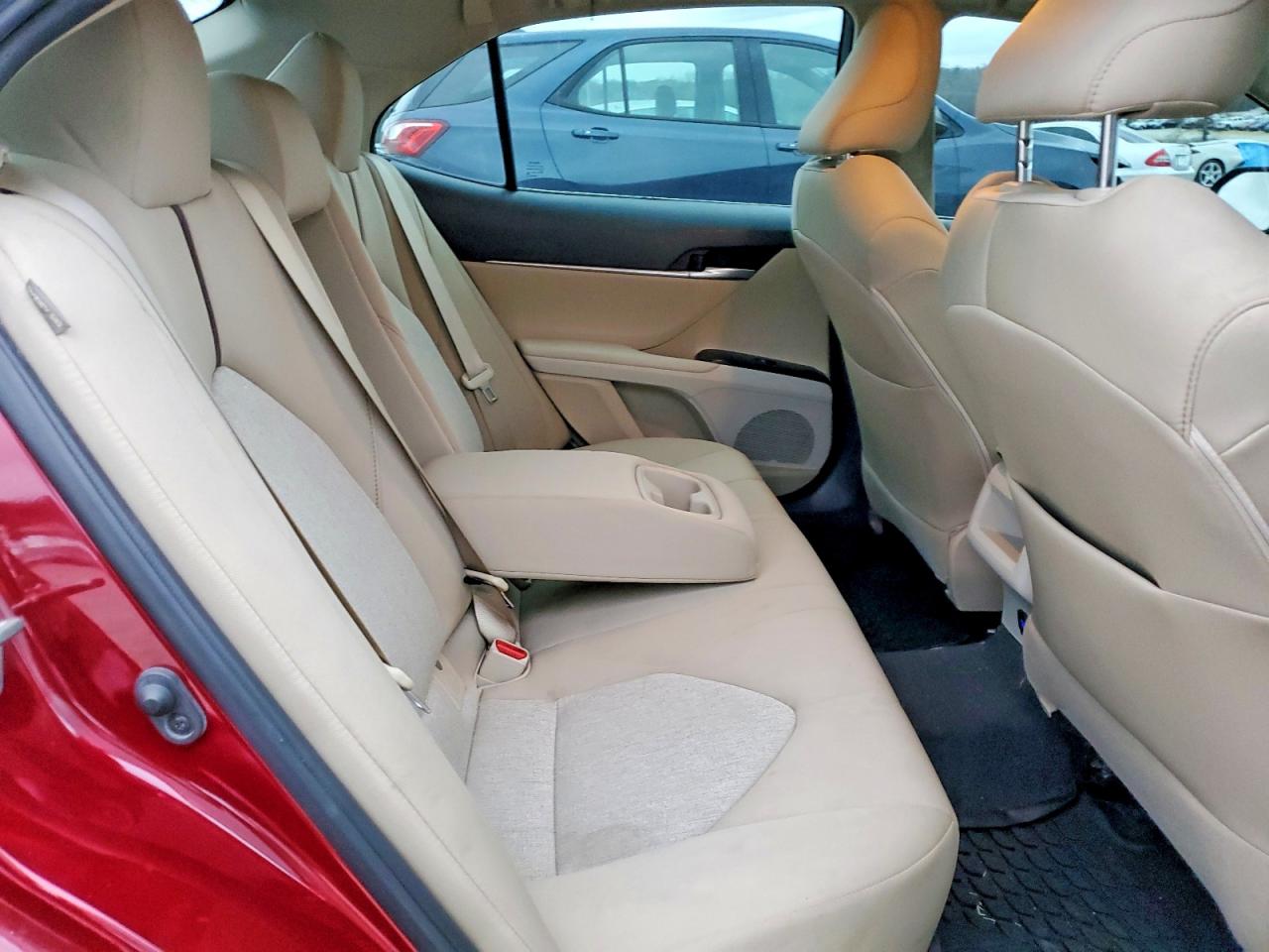 2018 TOYOTA CAMRY L photo 19