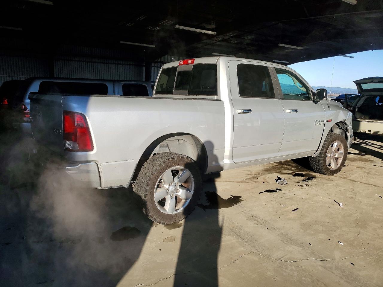 2015 RAM 1500 SLT photo 5