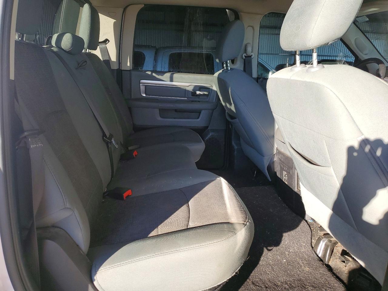 2015 RAM 1500 SLT photo 19