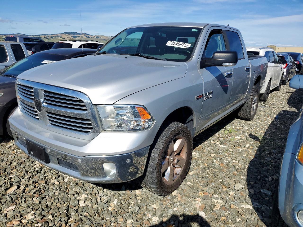 2015 RAM 1500 SLT photo 2